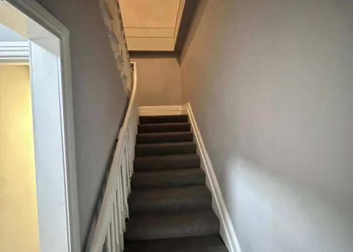 & Marlborough Street ホステル