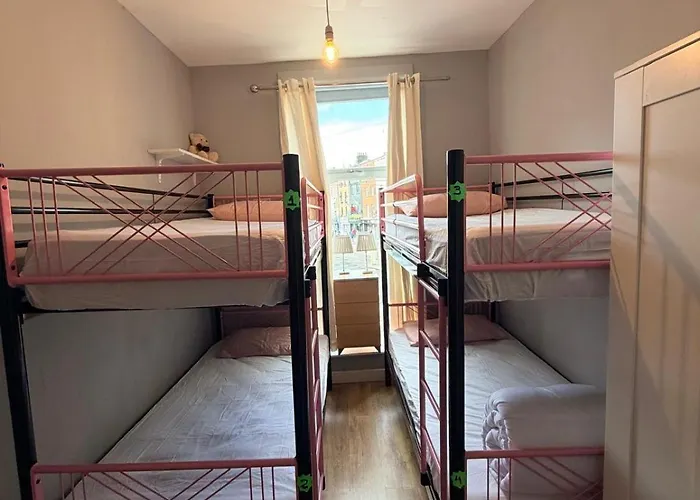 & Marlborough Street Hostel