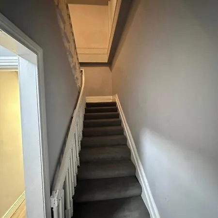 & Marlborough Street Hostel