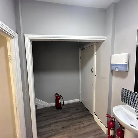 Hostel & Marlborough Street