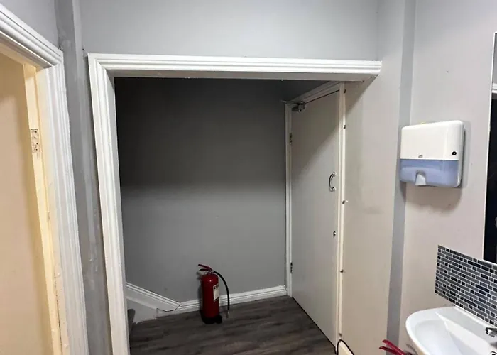 Hostel & Marlborough Street